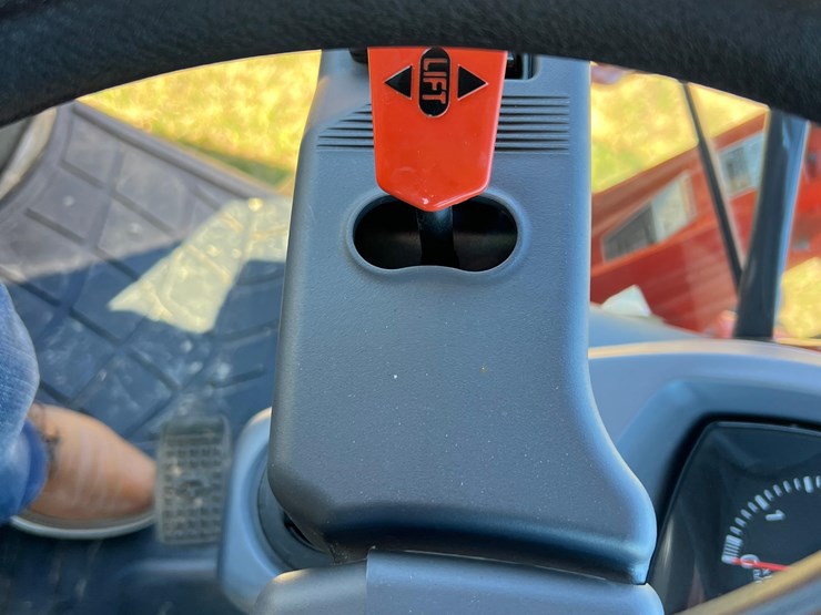 2023-kubota-m4-061-deluxe-mfwd-utility-tractor-with-la1154-front-loader-image-33