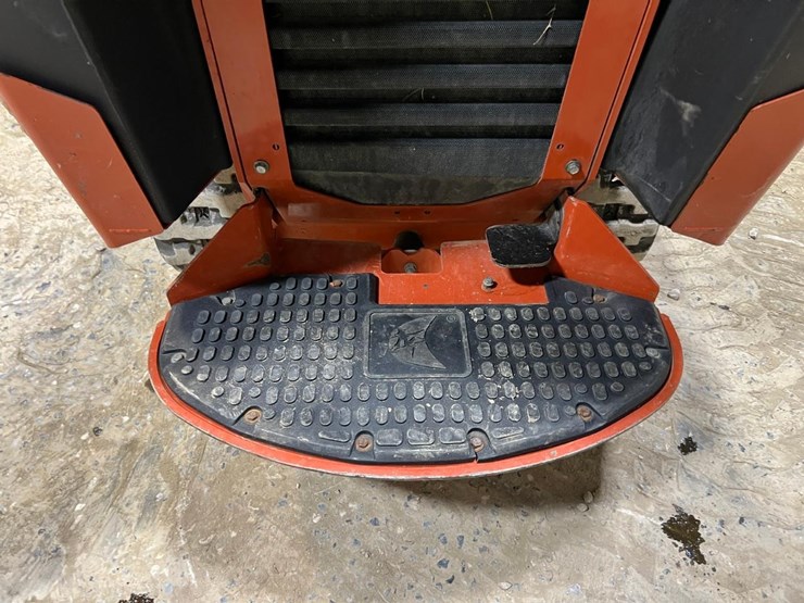 2017-ditch-witch-sk800-image-17