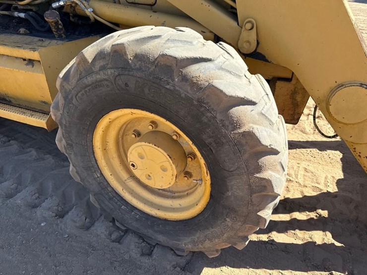 1993-caterpillar-416b-image-11