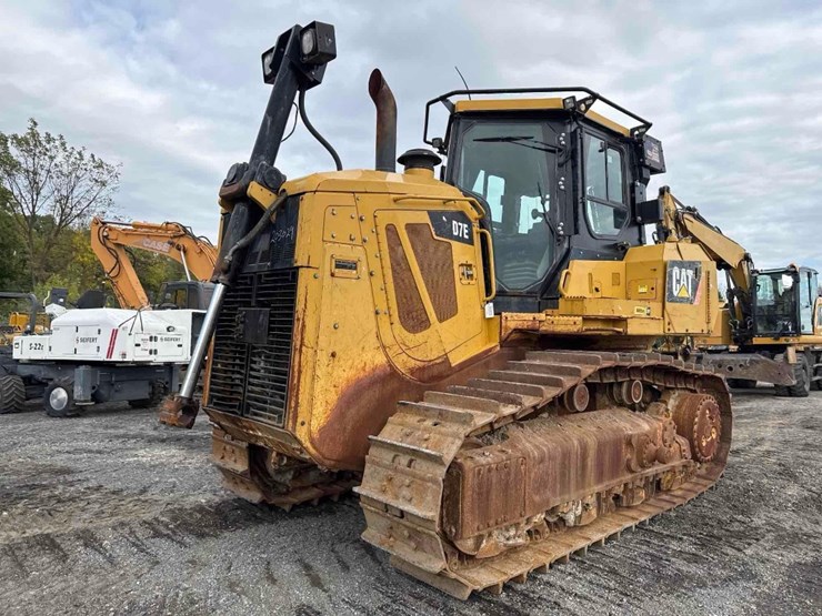 2011-caterpillar-d7e-image-2