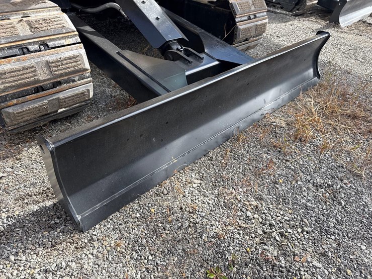 caterpillar-305-image-10