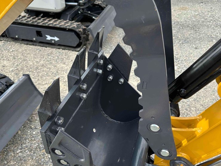 unused-sdle18p-mini-excavator-image-4