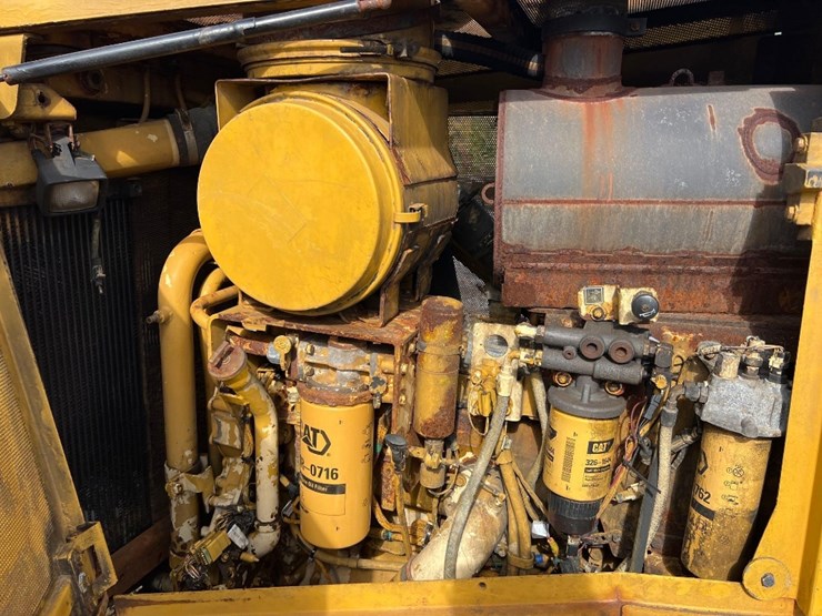 2006-caterpillar-d8t-image-30