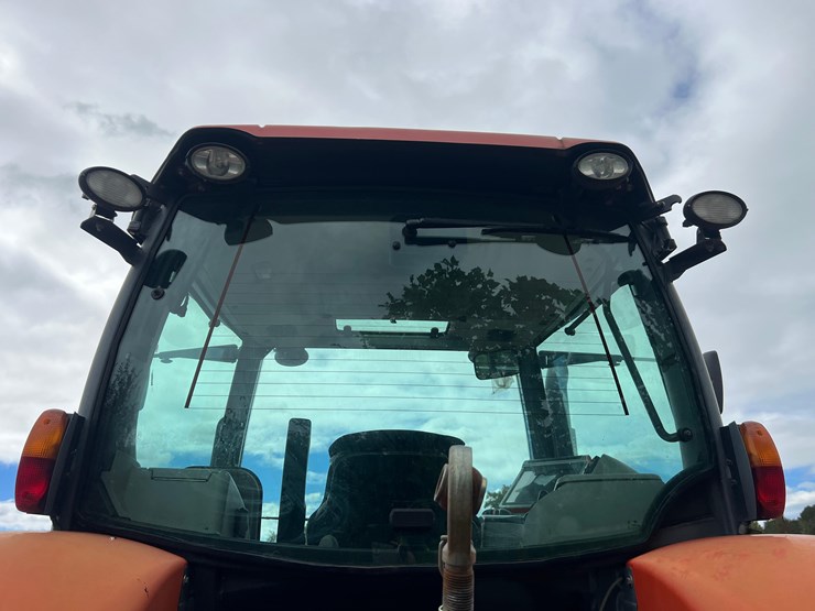 2017-kubota-m7-151-premium-image-34