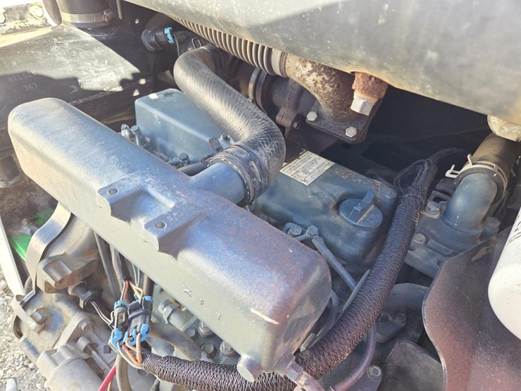 2003-bobcat-s160-image-32