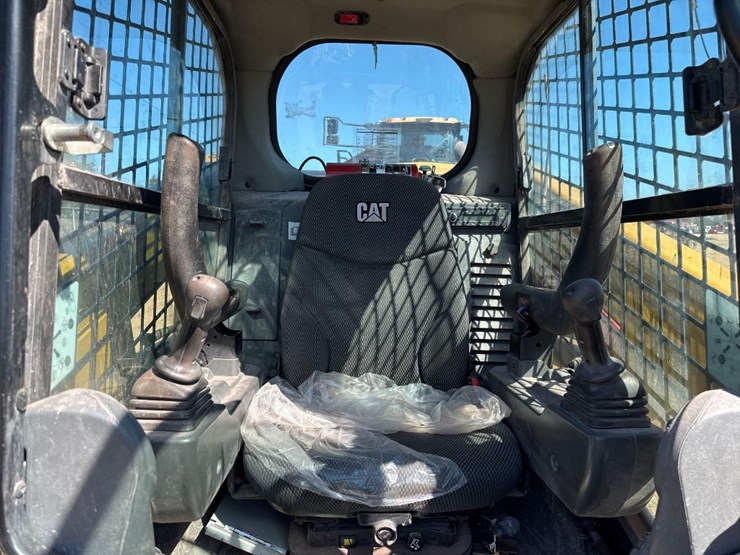 2022-caterpillar-246d3-image-20