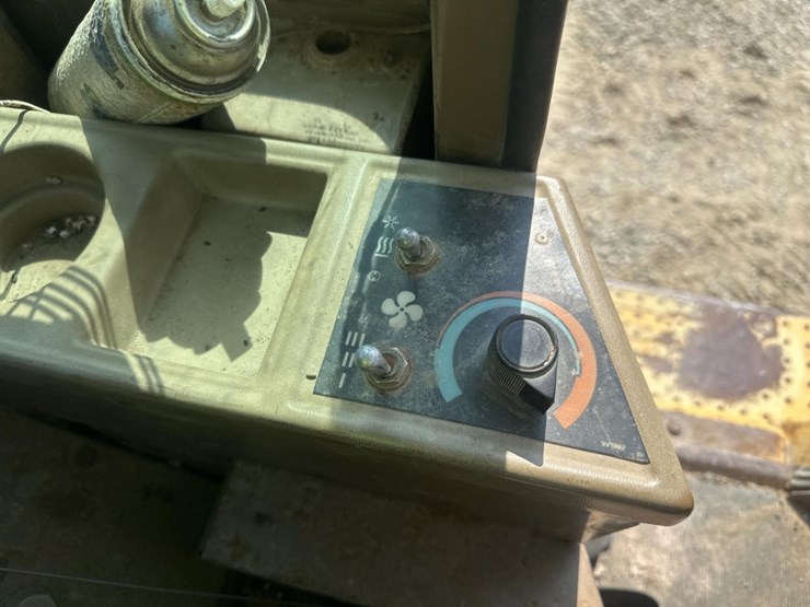 caterpillar-936-image-30