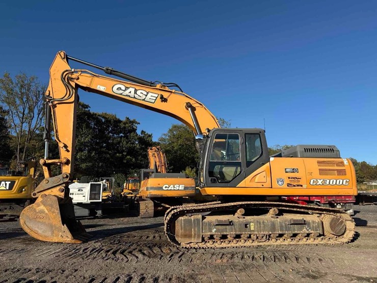 2015-case-cx300c-image-1