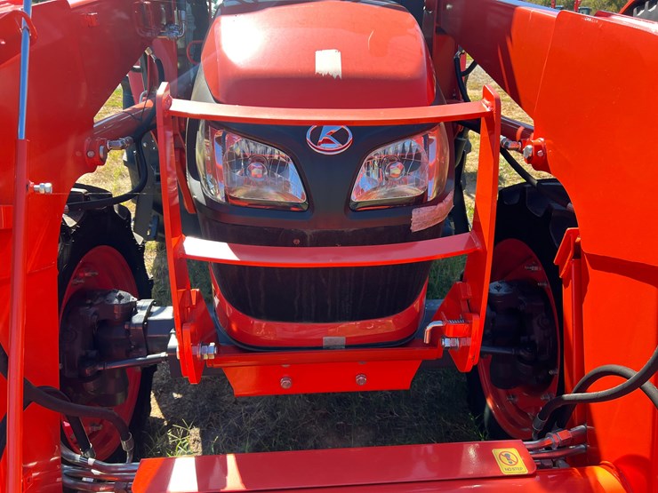 2023-kubota-m4-061-deluxe-mfwd-utility-tractor-with-la1154-front-loader-image-15