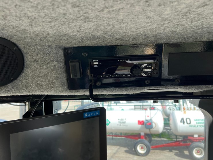 2019-terragator-7300-spinner-truck-image-91