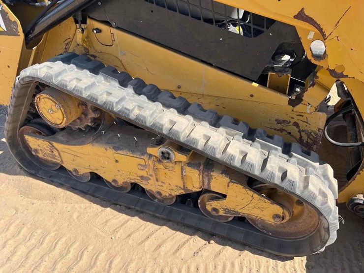 2019-caterpillar-259d-image-11