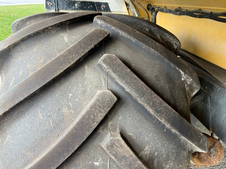 2019-terragator-7300-spinner-truck-image-64