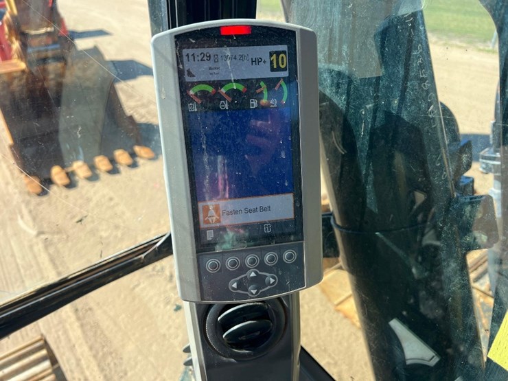 2016-caterpillar-336fl-image-39