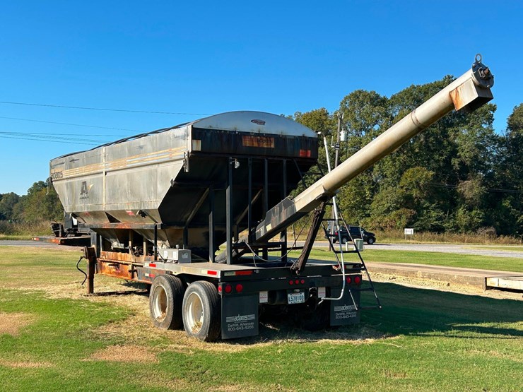 2011-magnolia-trailer-image-7