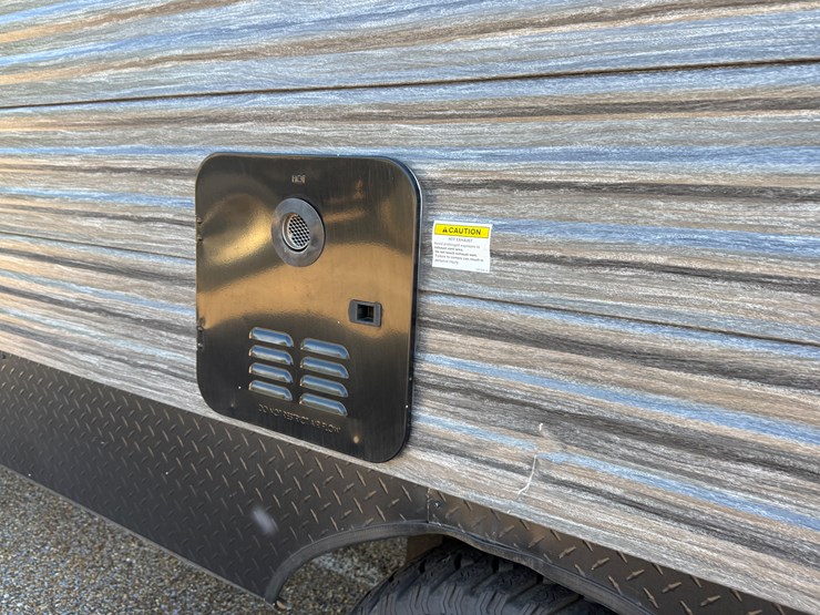 #6895-•-2024-forrest-river-timberwolf-mini-loft-camper-image-81