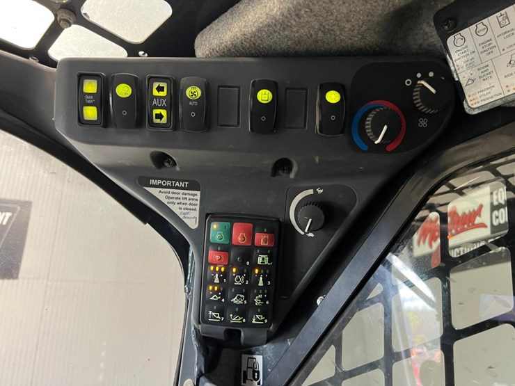 2015-deere-333g-image-28