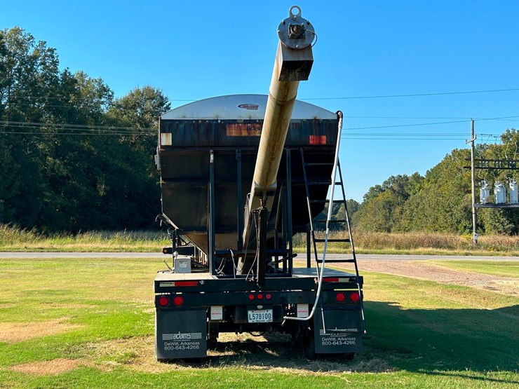 2011-magnolia-trailer-image-6