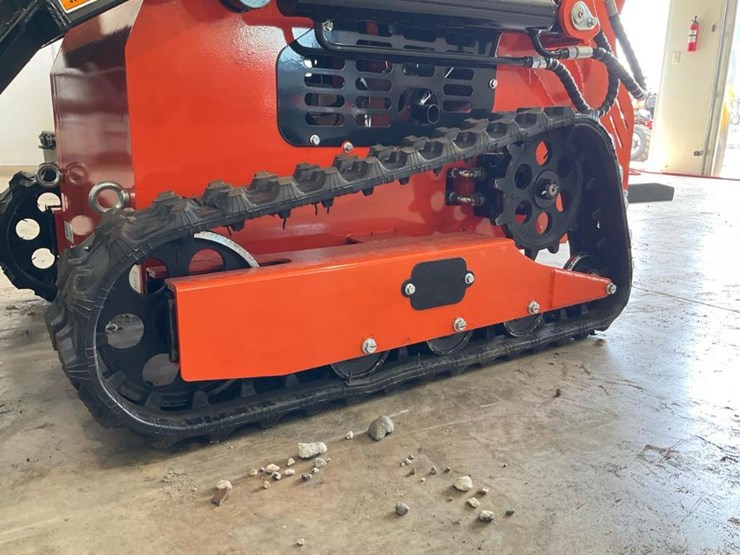 #1020-•-unused-future-ft36c-mini-skid-steer-image-14