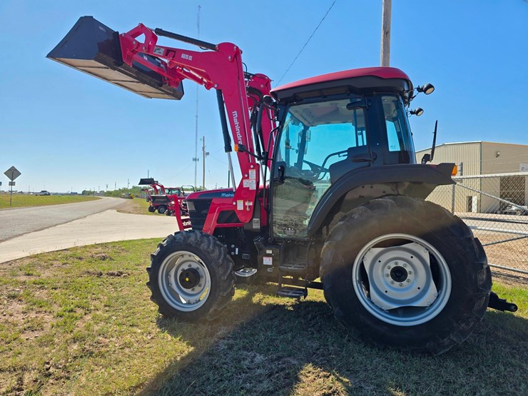 2025-mahindra-6075-image-2