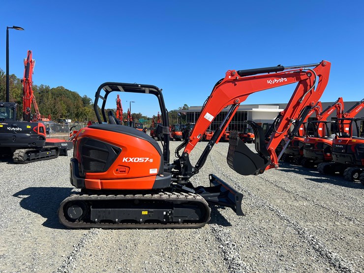 2023-kubota-kx057-5-image-1