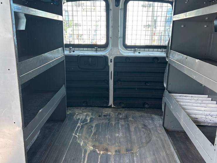 2010-chevy-express-van-image-9