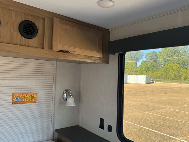 #6895-•-2024-forrest-river-timberwolf-mini-loft-camper-image-48