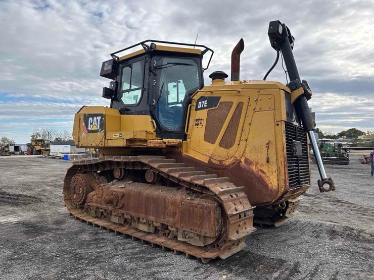 2011-caterpillar-d7e-image-4