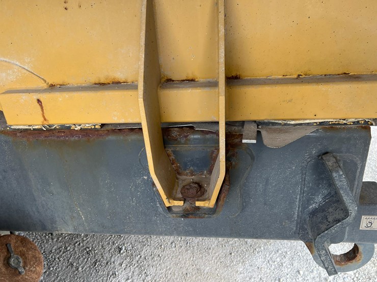 2019-terragator-7300-spinner-truck-image-61