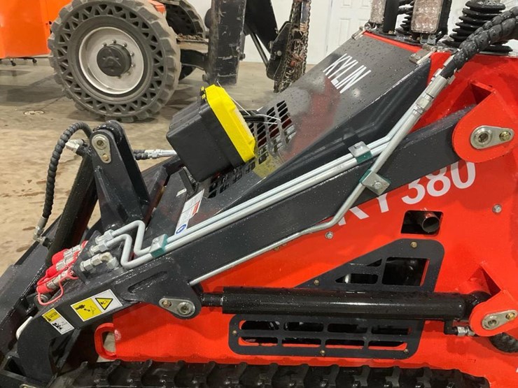 #1009-•-unused-ky380-mini-skid-steer-image-11