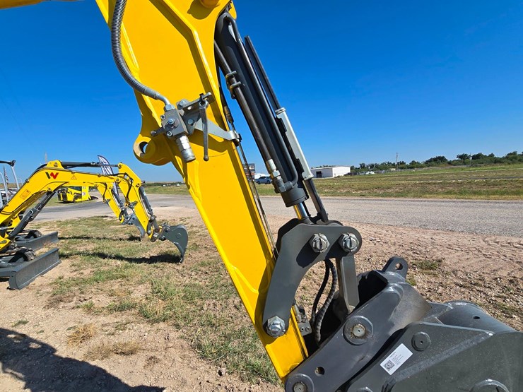 2025-wacker-neuson-ez50-zero-tail-excavator-extremely-low-hours-image-39
