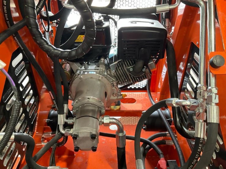 #1022-•-unused-future-ft36c-mini-skid-steer-image-27