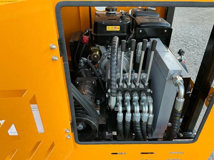 #1225-•-unused-future-ft-ssj430-tracked-crusher-image-13