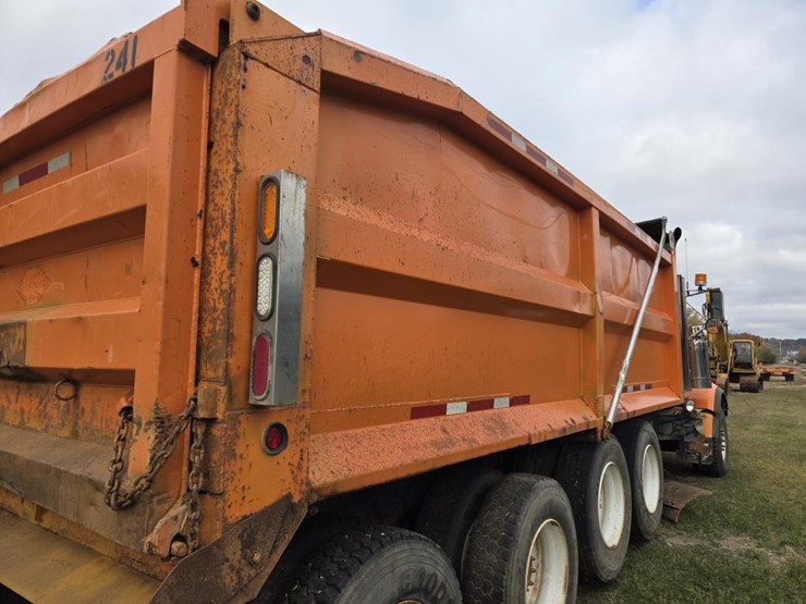 #2291-•-2003-western-star-quad-axle-dump-truck-image-29