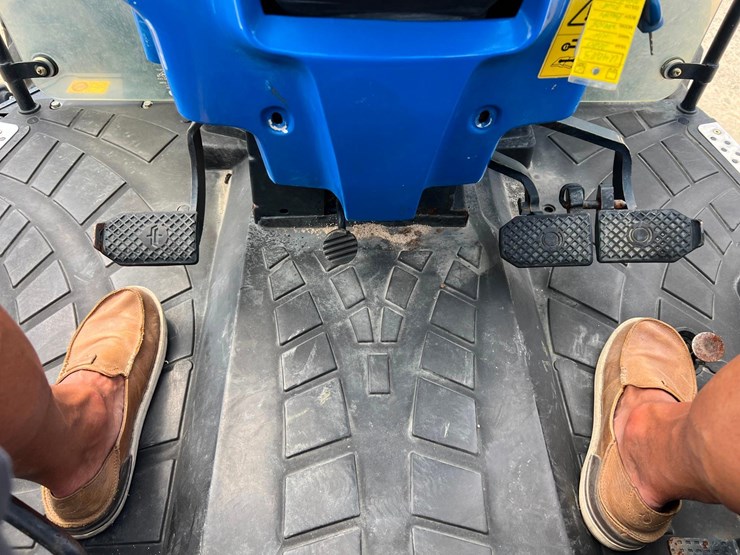 2020-new-holland-workmaster-105-image-15