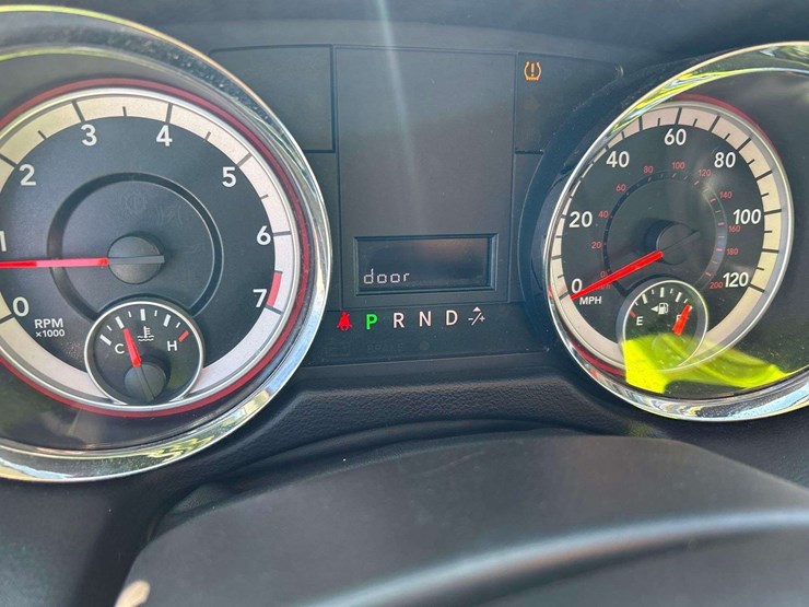 2012-dodge-grand-caravan-sxt-image-14