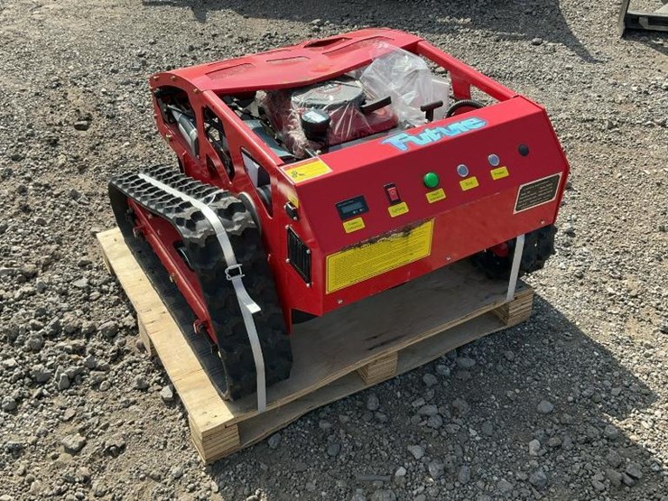 #1275-•-unused-future-ft750-lawn-mower-image-5