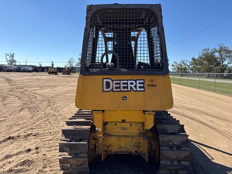 2006-deere-650j-xlt-image-3