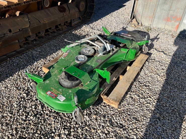 2020-john-deere-3046r-image-45