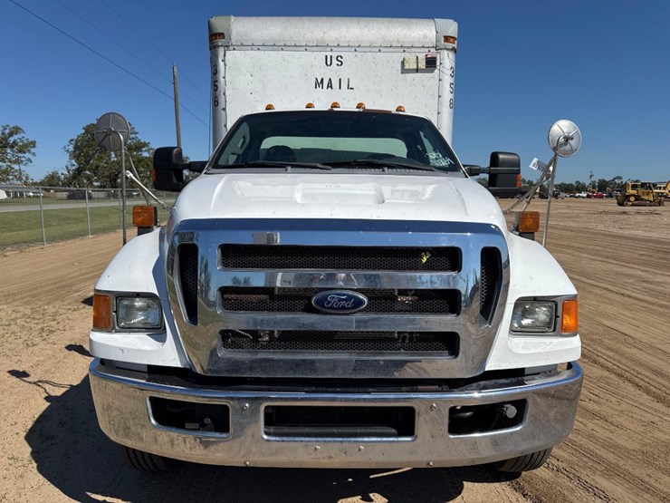 2015-ford-f650-xlt-image-7