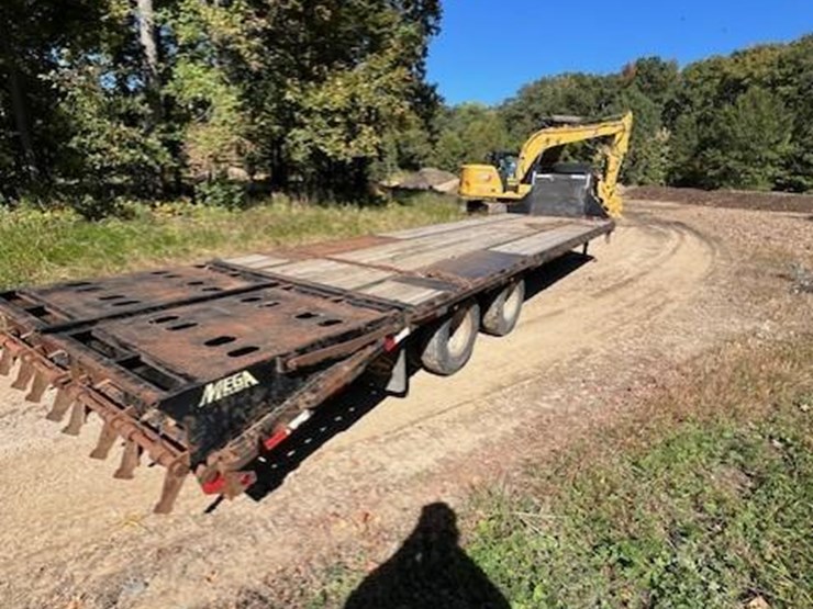 2017-big-tex-22gn-25bk+5mr-goose-neck-trailer-image-3