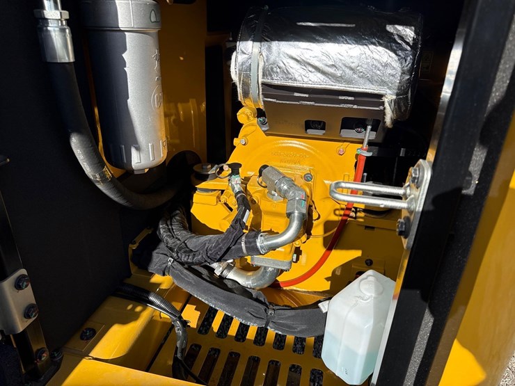 caterpillar-305-image-17