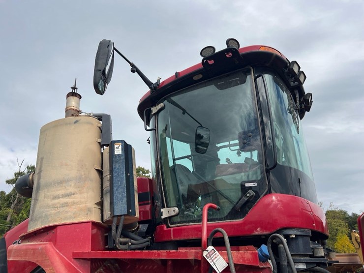 2019-case-ih-580s-quad-trac-tractor-image-13