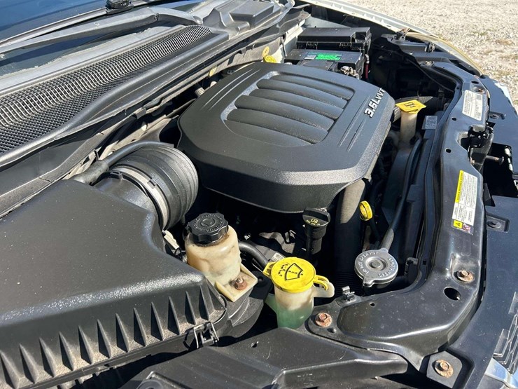 2012-dodge-grand-caravan-sxt-image-9