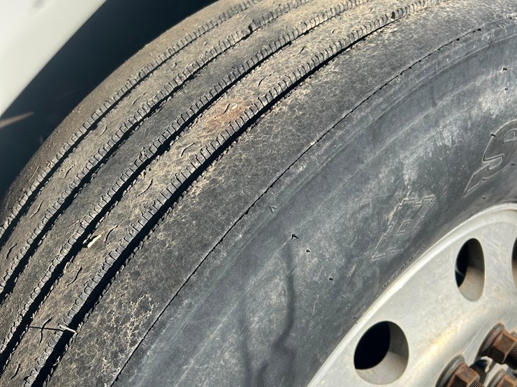 2011-mack-tender-truck-w/adams-rear-discharge-bed-auger-image-4