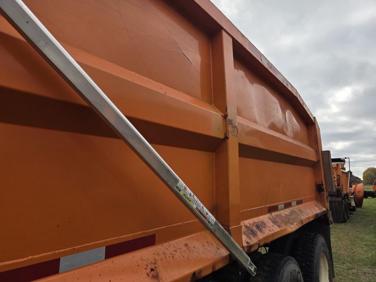 #2291-•-2003-western-star-quad-axle-dump-truck-image-31