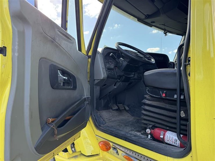 2012-international-prostar-image-24