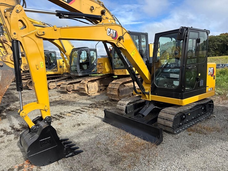 caterpillar-305-image-1