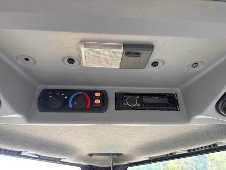 2011-caterpillar-d7e-image-25