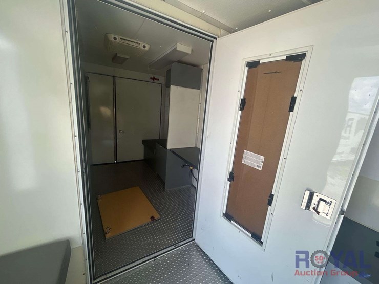 2007-ford-e450-image-24