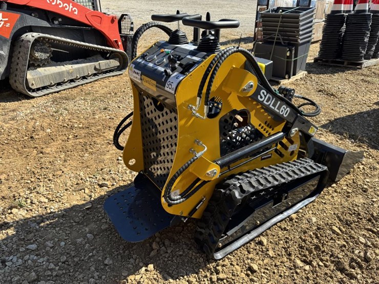 #4740-•-sdll60-mini-loader-skid-steer-image-4